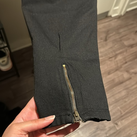 High waisted, baggy jeans with stylish zipper detail - Picture 5 of 5